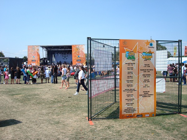 Modu-Loc fence creates a signage display solution